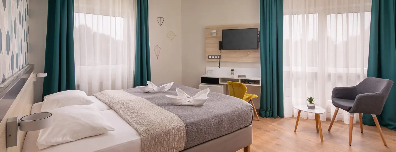 Kristly Hotel Keszthely - Nyugdjas kedvezmnyes rak flpanzis elltssal (1 jtl)