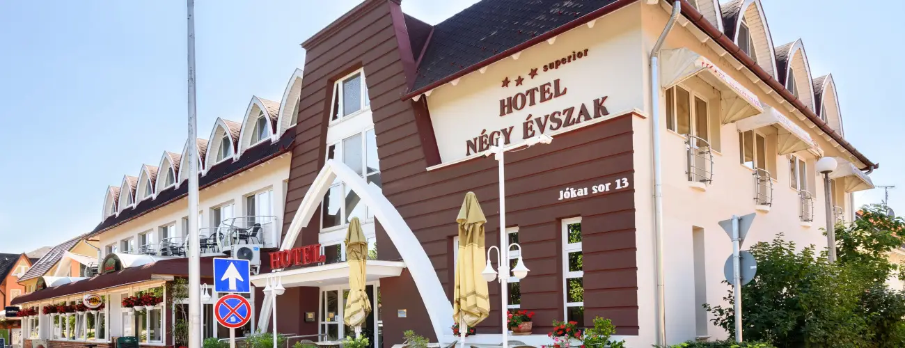 Hotel Ngy vszak Hajdszoboszl - Nyugdjas kedvezmnyes rak reggelis elltssal (1 jtl)